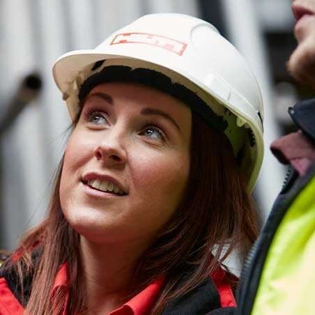 Billede af en kvindelig Hilti konsulent