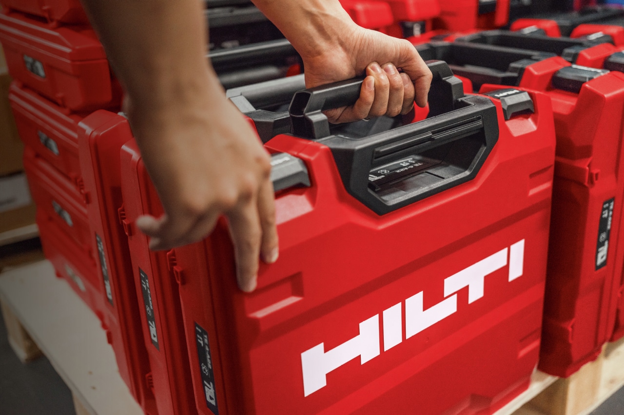 Hilti kufferter på en palle