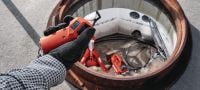 NUN 10K-22 Batteridrevet hydraulisk pumpe 10.000 PSI (700 bar) batteridrevet hydraulisk pumpe til robust skæring/afskæring og fjernskæring af undergrunds- og armerede kabler (Nuron-batteri) – Fjernbetjening medfølger Arbejdsopgaver 3