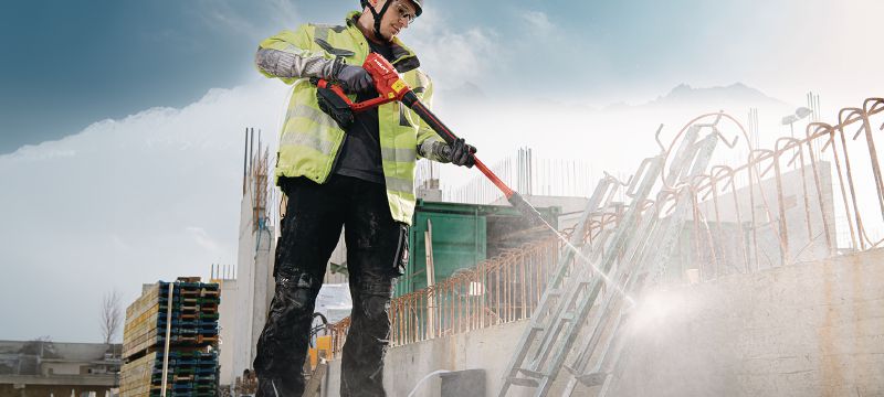 PC 2-22 Kompakt højtryksrenser Kompakt og håndholdt højtryksrenser med 40 bar (580 PSI) arbejdstryk, til lette rengøringer på byggepladser Arbejdsopgaver 1