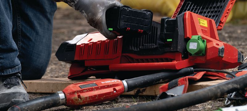 NCV 10-22 rygsæksbetonvibrator NCV 10-22 Batteridrevet Stavvibrator med rygsæk, med kulfri motor til komprimering af vægge, plader og fundamenter (Nuron-batteriplatform) Arbejdsopgaver 1