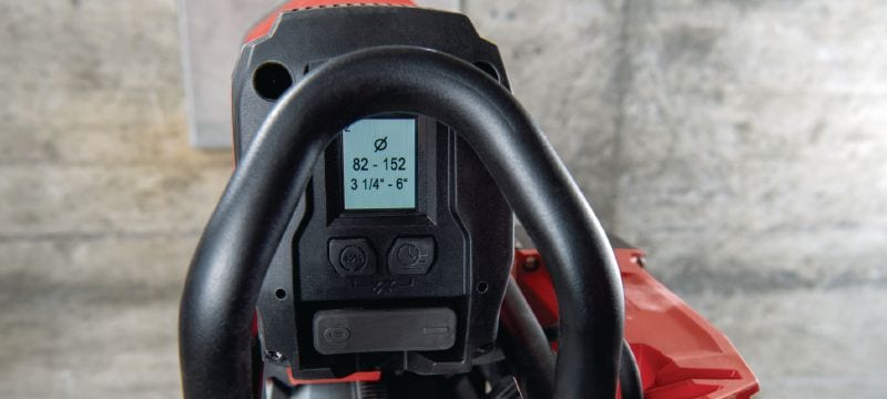DD 250-CA Diamantboremaskine Avanceret robust diamantboremaskine med valgfri Cut Assist-autofødningsenhed til kerneboring af meget små til store diametre på 12-500 mm (1/2 – 20) Arbejdsopgaver 1