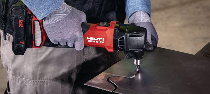 SPN 6-22 CN Batteridrevet nipler Batteridrevet nipler til skæring af metalplader og profiler med mere hastighed og minimal forvridning (Nuron-batteriplatform) Arbejdsopgaver 1