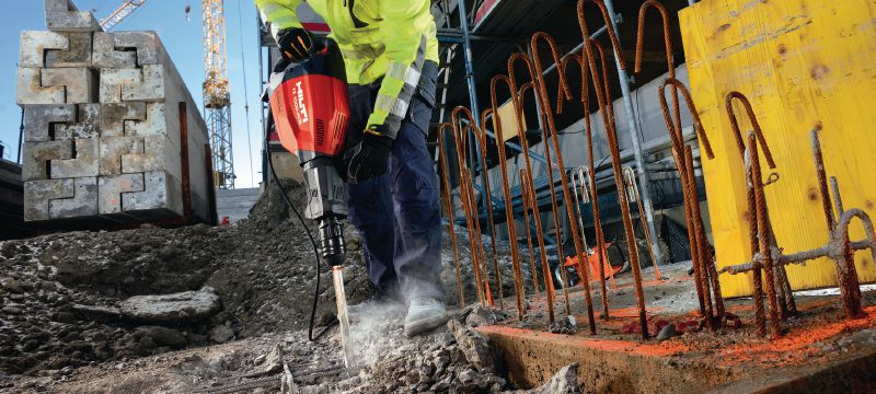 TE 1000-AVR mejselhammer til beton Alsidig mejselhammer til nedbrydning eller mejsling af betongulve og lejlighedsvise vægarbejdsopgaver (med universel netledning) Arbejdsopgaver 1
