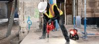 SL 6-22 Arbejdslampe Batteridrevet LED SL 6-22 arbejdslampe med batterikapacitet til hele dagen, rotationshoved og flere belysningsmuligheder (Nuron-batteriplatform) Arbejdsopgaver 2