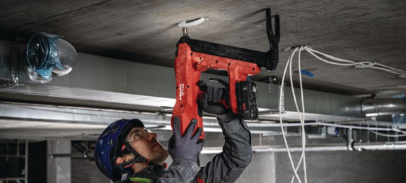 X-EKB MX (02) Åben rørbøjle Kabelbøjle i plast, optimeret til båndede søm og kompatibel med en bred vifte af fastgørelsesmetoder, grundmaterialer Arbejdsopgaver 1