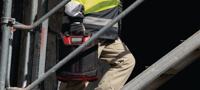 R 6-22 byggepladsradio Batteridrevet bærbar byggepladsradio med op til 22 timers afspilning pr. opladning og ekstra holdbarhed til brug på byggepladser (Nuron-batteriplatform) Arbejdsopgaver 1