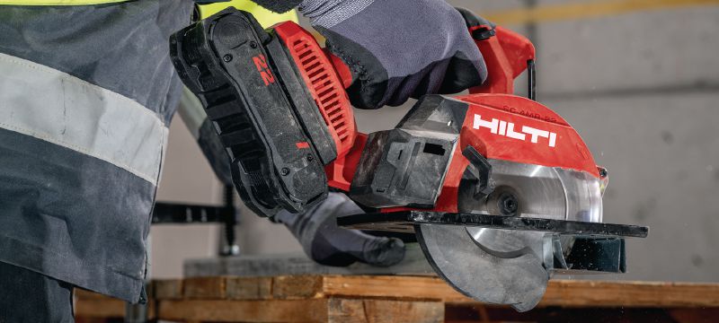 SC 4MR-22 Batteridrevet rundsav Batterdrevet irundsav med minimeret vægt og størrelse til skæring over hovedhøjde op til 51 mm | 2 dybde (Nuron batteriplatform) Arbejdsopgaver 1