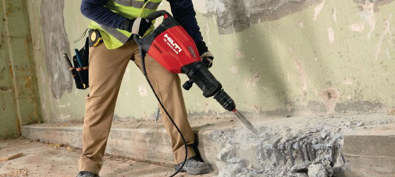 TE 1000-AVR mejselhammer til beton Alsidig mejselhammer til nedbrydning eller mejsling af betongulve og lejlighedsvise vægarbejdsopgaver (med universel netledning) Arbejdsopgaver 1