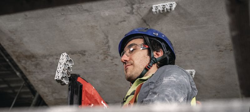 X-FC MX multi-clip Justerbar rørklemme, optimeret til båndede søm og kompatibel med en bred vifte af fastgørelsesmetoder, grundmaterialer og rørdiametre Arbejdsopgaver 1