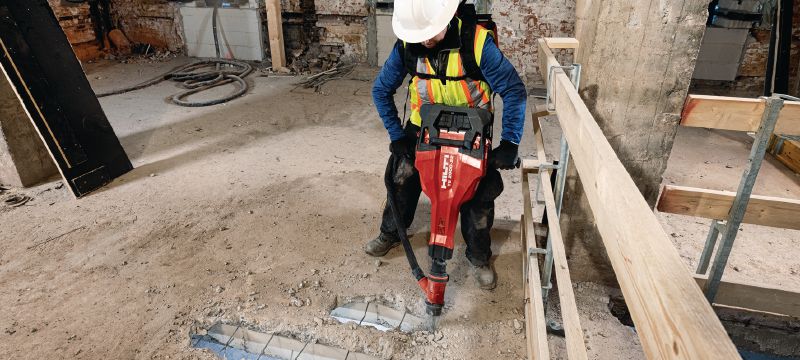 TE 2000-22 TE-S batteridrevet mejselhammer TE 2000-22 effektfuld og let batteridrevet mejselhammer til opbrydning af beton og andet nedbrydningsarbejde (Nuron-batteriplatform) Arbejdsopgaver 1