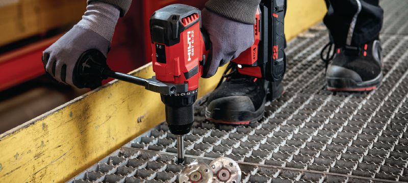 S-BT-GF HL Gevindbolt Gevindbolt monteret med selvskærende gevind (varmforzinket stål, metrisk gevind) til fastgørelse af ristedæk på stål i milde korrosive miljøer Arbejdsopgaver 1