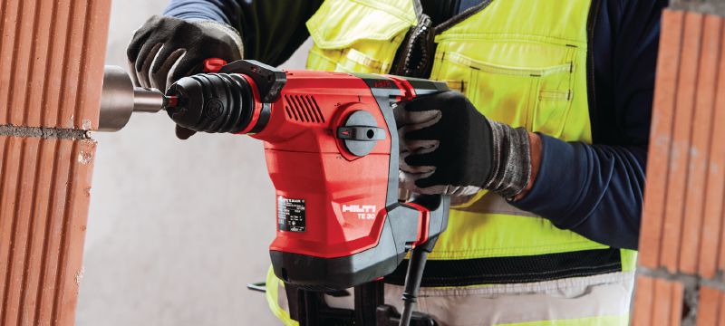 TE 30-AVR borehammer Effektfuld SDS Plus (TE-C) borehammer til kraftig boring i beton og afrettende mejsling, med aktiv vibrationsreduktion (AVR) Arbejdsopgaver 1