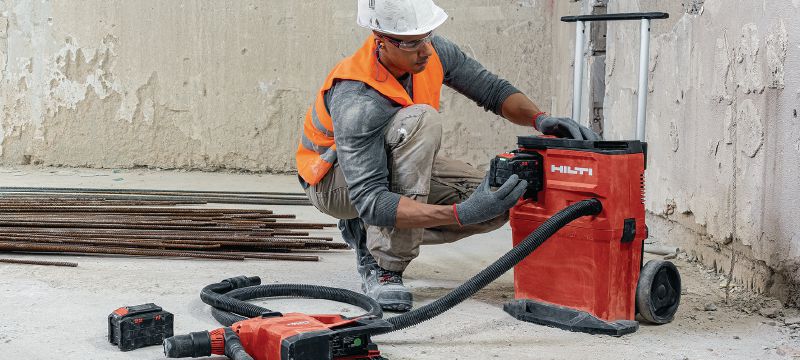 VC 4HX-22 T15 Batteridrevet støvsuger i H-klassen Effektfuld batteridrevet støvsuger med stor beholder til tilslutning med el-værktøj og rengøring på arbejdsstedet (våd og tør), 15 liter tank (Nuron-batteri) Arbejdsopgaver 1
