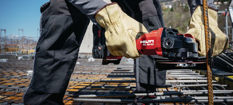 AG 4S-22 Batteridrevet vinkelsliber (125 mm) Kulfri vinkelsliber med justerbar hastighed til daglig skæring og slibning med skiver op til 125 mm (Nuron-batteriplatform) Arbejdsopgaver 1