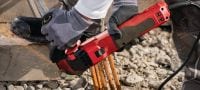 AG 125-20SE Vinkelsliber 2000 W vinkelsliber med variabel hastighed og glideknap, til skæring og slibning i metal, beton og murværk med skiver op til 125 mm Arbejdsopgaver 4