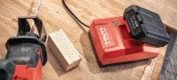 B 12-55 12 V batteri Kompakt 12 V 5.0 Ah Li-ion batteri med opgraderede 21700 celler til mere arbejde pr. opladning Arbejdsopgaver 1