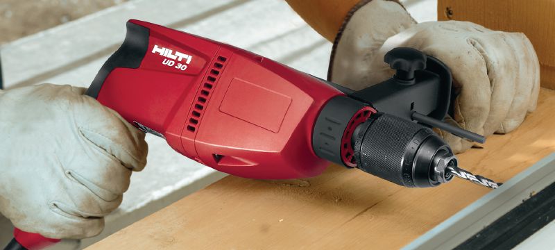 UD 30 bore-/skruemaskine med ledning To-gears maskine med ledning og med høje omdrejninger til metal arbejdsopgaver Arbejdsopgaver 1