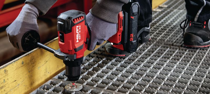 SBT 6-22 Batteridrevet bore-/skruemaskine SBT 6-22 metal bore-/skruemaskine til forboring af nøjagtige huller og montering af S-BT bolte (Nuron-batteriplatform) Arbejdsopgaver 1
