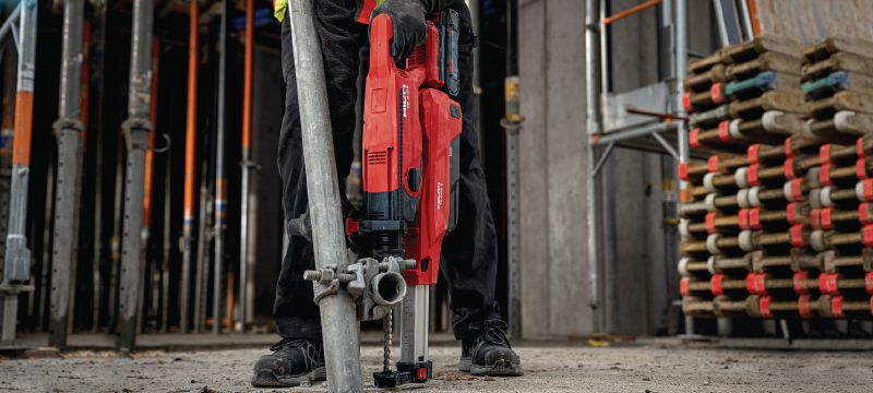 TE 5-22 batteridrevet borehammer Kraftfuld TE 5-22 SDS Plus borehammer med lang krop og spadehåndtag - ideel til nedadgående boring (Nuron-batteriplatform) Arbejdsopgaver 1