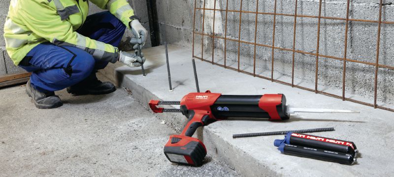 HIT HY-170 klæbeanker Premium hybrid-klæbemørtel med almindelige godkendelser til forankring i beton og murværk Arbejdsopgaver 1