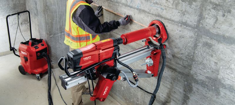 DD 250-CA Diamantboremaskine Avanceret robust diamantboremaskine med valgfri Cut Assist-autofødningsenhed til kerneboring af meget små til store diametre på 12-500 mm (1/2 – 20) Arbejdsopgaver 1