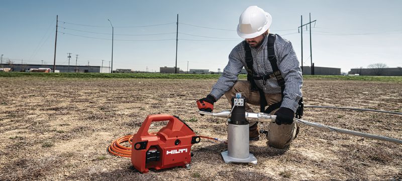 NUN 10K-22 Batteridrevet hydraulisk pumpe 10.000 PSI (700 bar) batteridrevet hydraulisk pumpe til robust skæring/afskæring og fjernskæring af undergrunds- og armerede kabler (Nuron-batteri) – Fjernbetjening medfølger Arbejdsopgaver 1