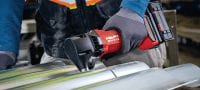 SPN 6-22 CN Batteridrevet nipler Batteridrevet nipler til skæring af metalplader og profiler med mere hastighed og minimal forvridning (Nuron-batteriplatform) Arbejdsopgaver 7