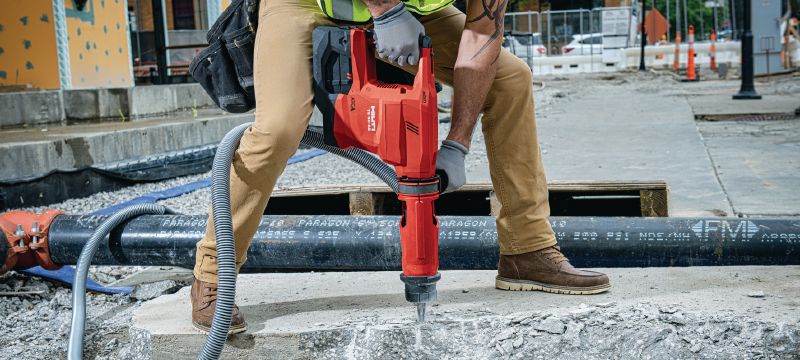 TE 60-22 batteridrevet borehammer TE 60-22 batteridrevet SDS Max (TE-Y) borehammer med Aktiv vibrationsreduktion og Aktiv momentstyring til robust boring og mejsling i beton (Nuron-batteriplatform) Arbejdsopgaver 1