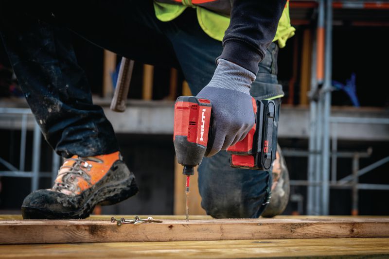 SID 4-22 Batteridrevet slagskruemaskine SID 4-22 kompakt kulfri slagtrækker optimeret til mere pålidelig og effektiv fastgørelse i træ og metal (Nuron-batteriplatform) Arbejdsopgaver 1