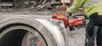 DSH 700-22 ATC Batteridrevet kapsav (300 mm) Alsidig batteridrevet kapsav med baghåndtag til skæring i op til 120 mm med 300 mm-klinger i beton, murværk og metal Arbejdsopgaver 4