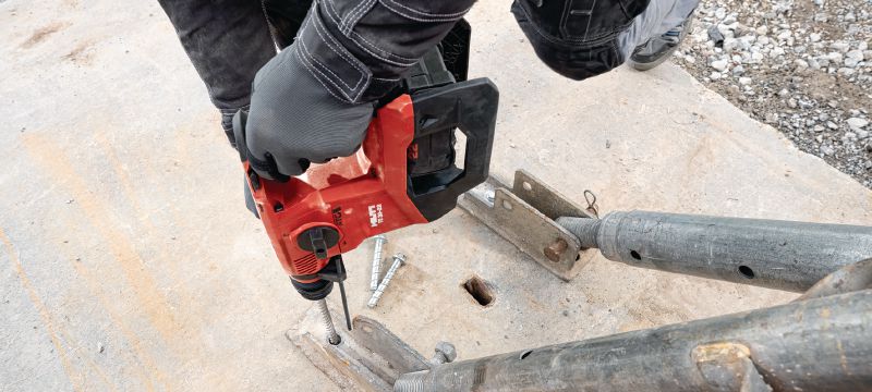 TE 30-22 batteridrevet borehammer TE 30-22 effektfuld batteridrevet SDS Plus (TE-C) borehammer med Aktiv vibrationsreduktion og Aktiv momentstyring til robust boring og mejsling i beton (Nuron-batteriplatform) Arbejdsopgaver 1