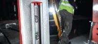 Gevindbolt (rustfrit stål) Han/hun gevindbolt af rustfrit stål til fastgørelse til passiv brandbeskyttelse (PFP) af belagte bjælker Arbejdsopgaver 1