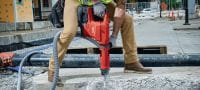 TE 60-22 batteridrevet borehammer TE 60-22 batteridrevet SDS Max (TE-Y) borehammer med Aktiv vibrationsreduktion og Aktiv momentstyring til robust boring og mejsling i beton (Nuron-batteriplatform) Arbejdsopgaver 4