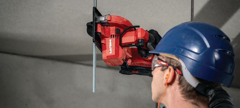 SC 4MR-22 Batteridrevet rundsav Batterdrevet irundsav med minimeret vægt og størrelse til skæring over hovedhøjde op til 51 mm | 2 dybde (Nuron batteriplatform) Arbejdsopgaver 1