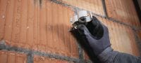X-FC MX multi-clip Justerbar rørklemme, optimeret til båndede søm og kompatibel med en bred vifte af fastgørelsesmetoder, grundmaterialer og rørdiametre Arbejdsopgaver 4