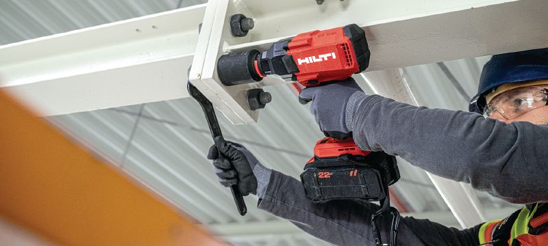 SIW 10-22 Batteridrevet slagnøgle med ¾” højt moment Batteridrevet slagnøgle med højt moment og ¾ ambolt og friktionsring til krævende fastgørelser Arbejdsopgaver 1